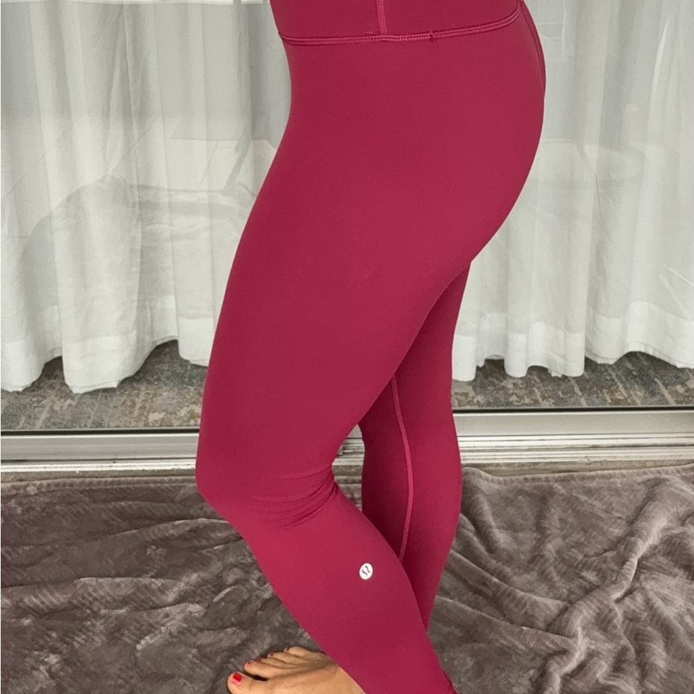 Lululemon Athletica Wunder Train High rise tight color magenta size 6, 28 inch